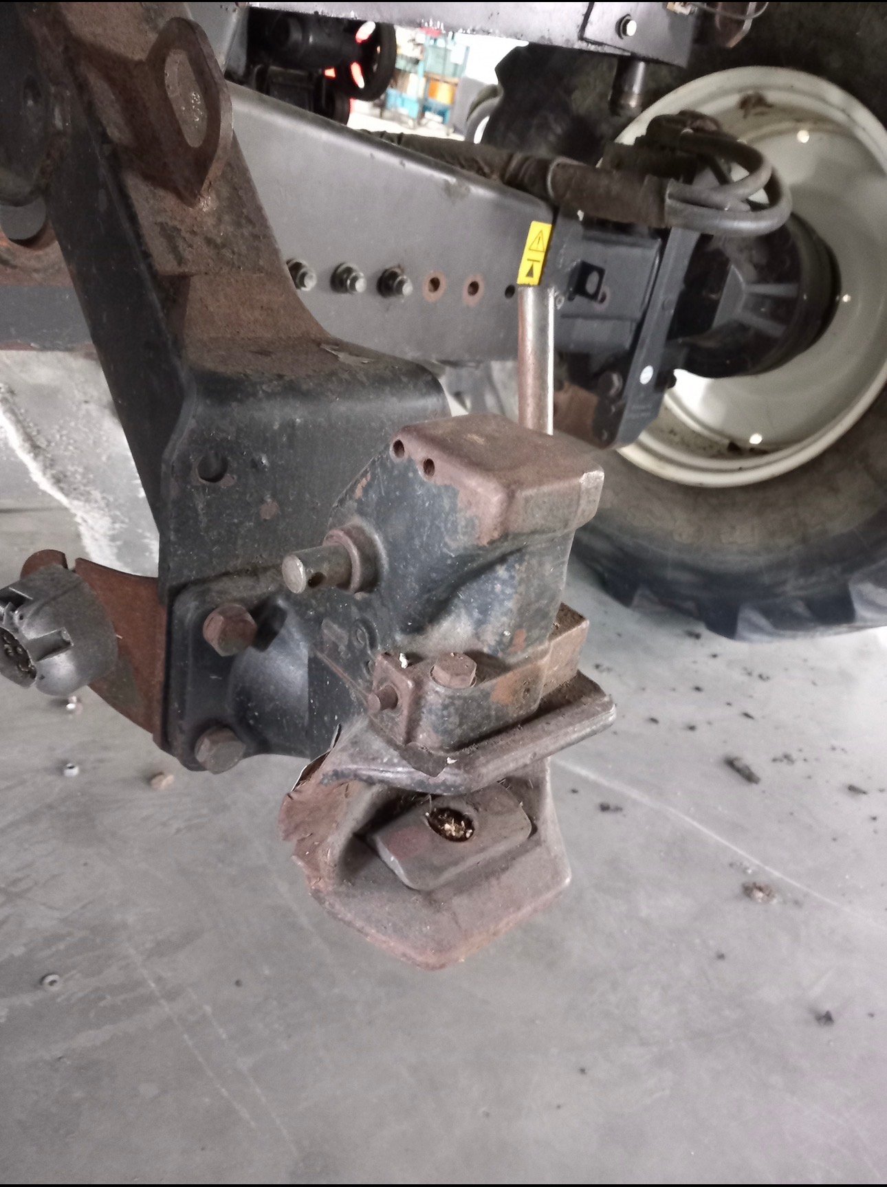 Attelage pour NEW-HOLLAND CX 860 NEW-HOLLAND CX 860 En stock