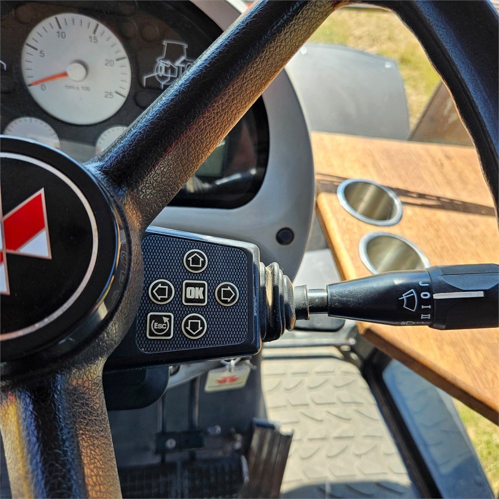 Massey Ferguson MF8470 Dyna VT, année 2006.