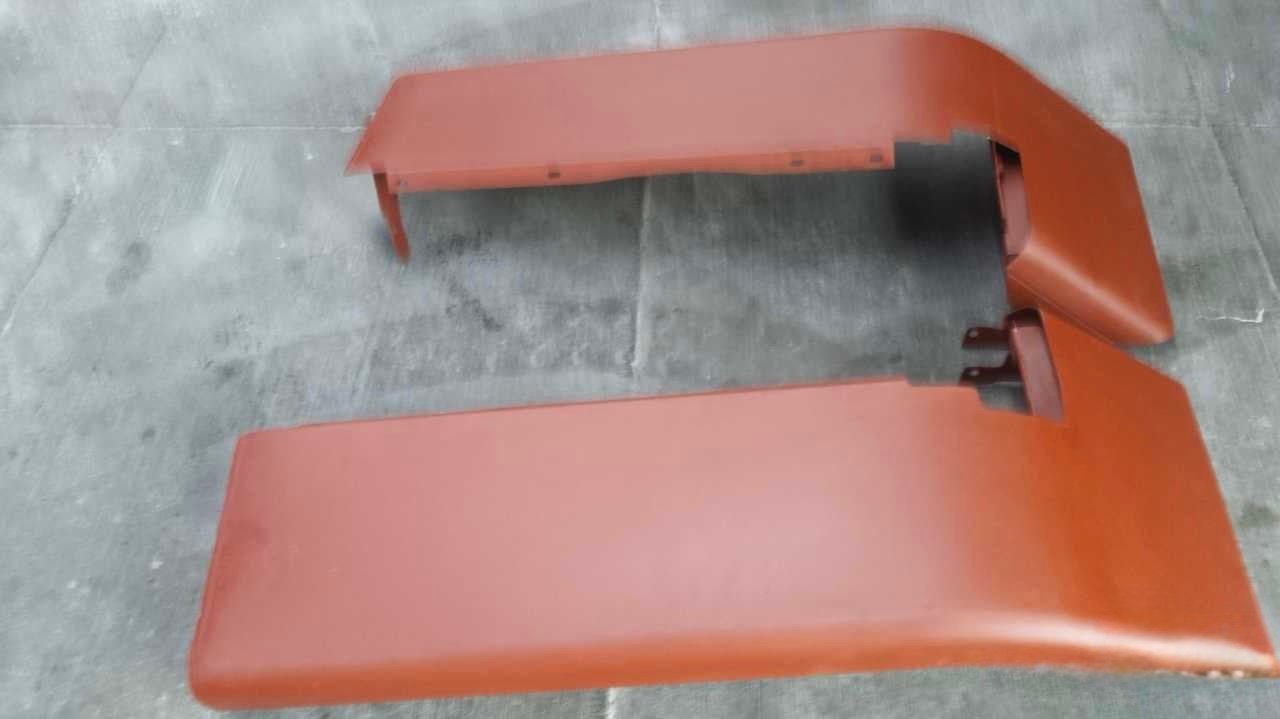 Nouveaux garde-boue pour cabine John Deere SG2 à vendre ; disponibles en largeurs de 43 cm et 49 cm.
