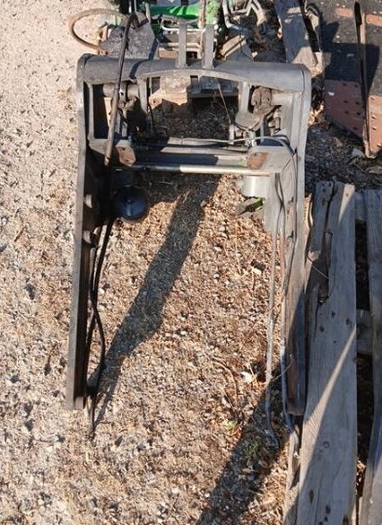 Relevage avant pour MASSEY FERGUSON 6445 MASSEY FERGUSON 6445