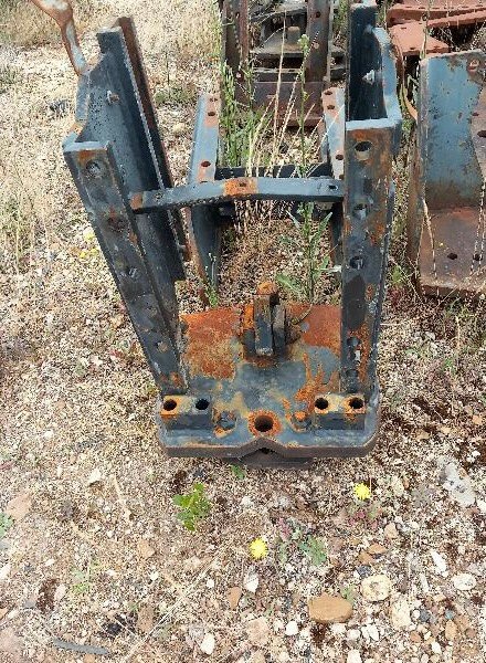 Relevage avant pour MASSEY FERGUSON 6445