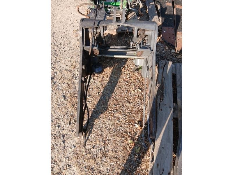 Relevage avant Pour Massey Ferguson
