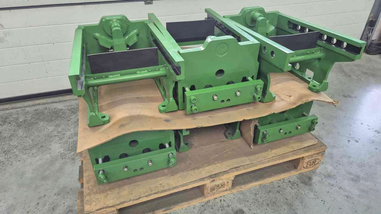 Châssis d'attelage John Deere Rockinger avec Piton-Fix JD 5020 et 5R Composé de (Barre d'attelage, chariot, échelle, rail, rail de barre d'attelage)
